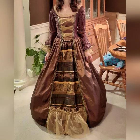 Victorian Gown Adult Costume by Spirit Halloween - Picture 5 of 7